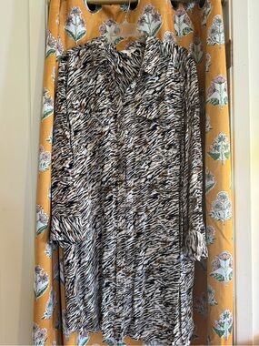 Terra & Sky Black, White & Brown Animal Print Blouse